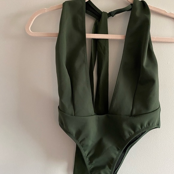 Kendall&Kylie swimsuit - Picture 4 of 7